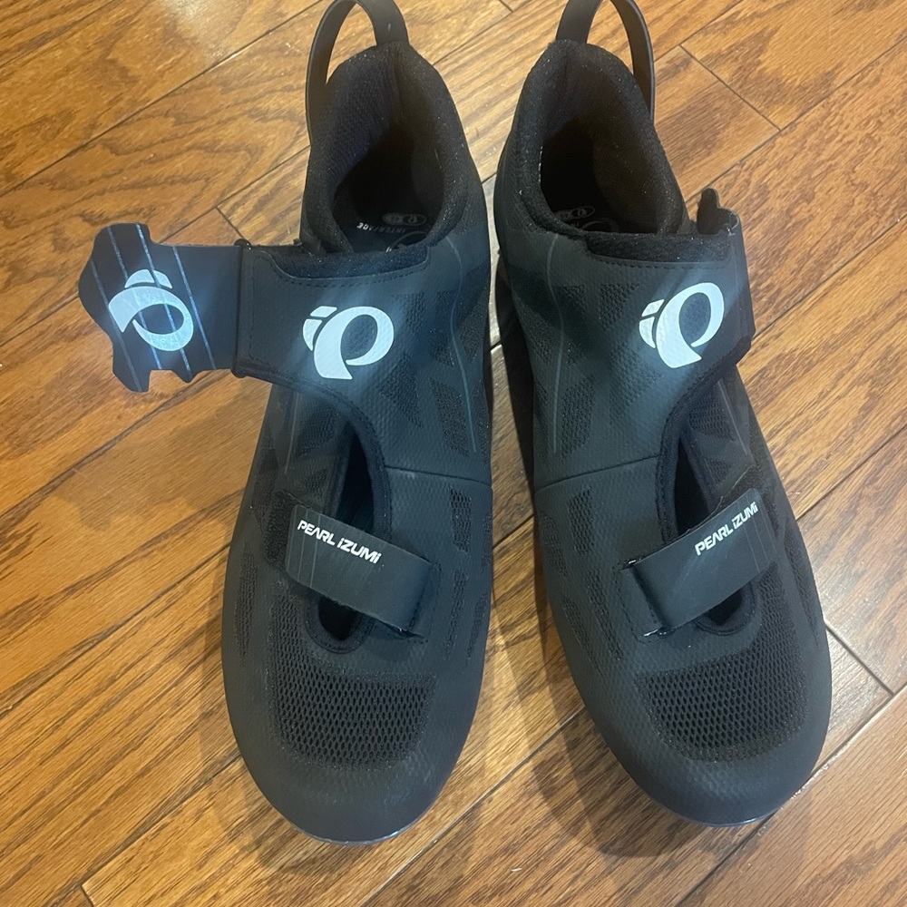 Pearl Izumi Black Cycling Shoes